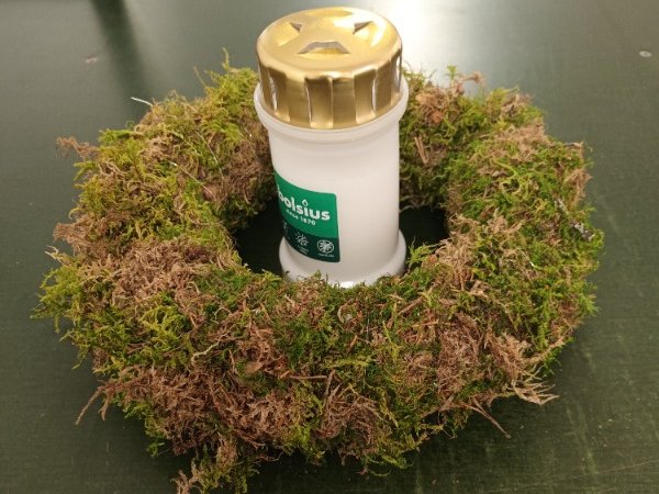 Sammalkranssi kynttilällä